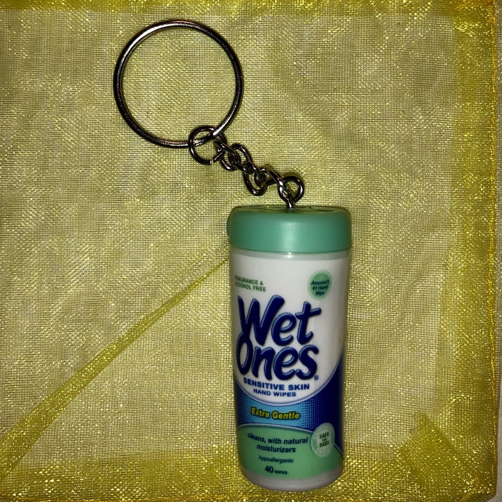 🔑 3/$12 Zuru Mini Brands Keychain Wet Ones